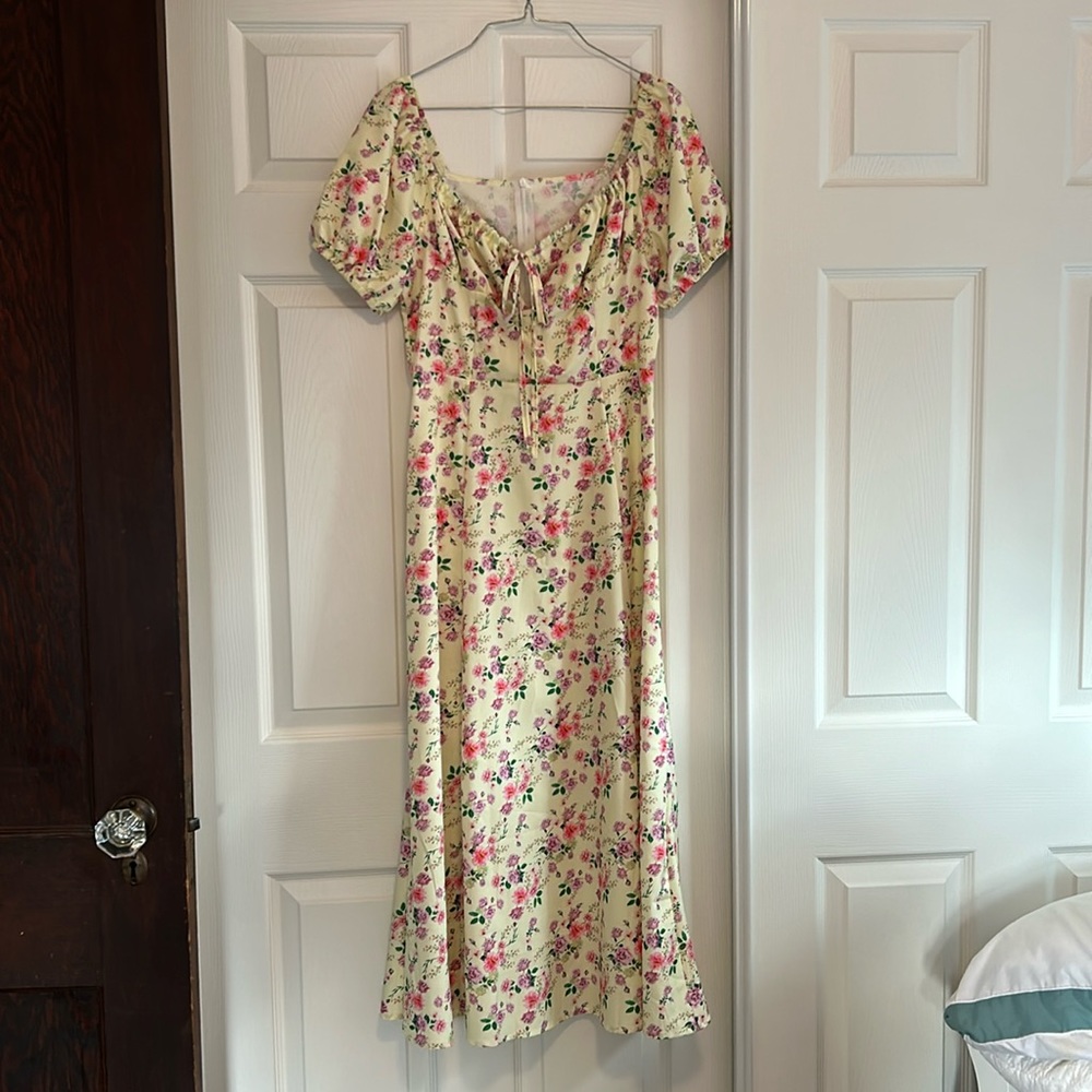 Yellow Floral Spring Dress Size Large Back Zipper
